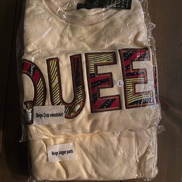 Ofuure jogger set with cropped sweatshirt and jogger - Picture 4 of 6